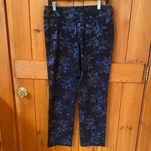 Floral Patterned Ankle Pants in two tone Blue